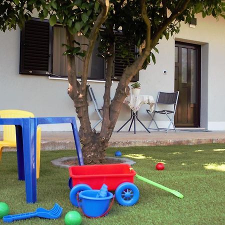 Nest For A Rest Seget Vranjica Exterior foto